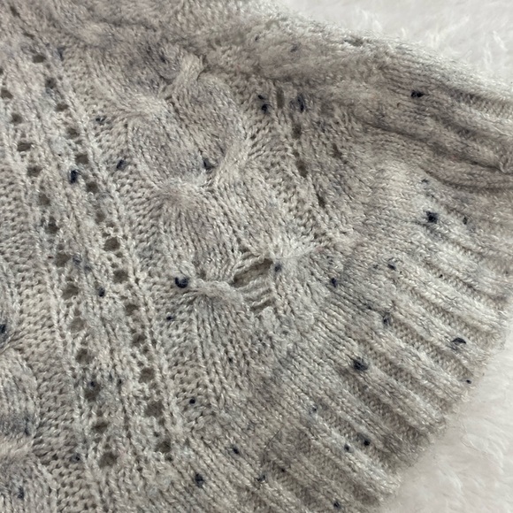 Silver and dotted black distressed open-knit v-neck scooped sweater - Picture 16 of 17